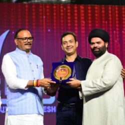 Deputy CM Shri Brajesh Pathak honored Sayed Kalbe Rushaid Rizvi with The Legend of Uttar Pradesh Award